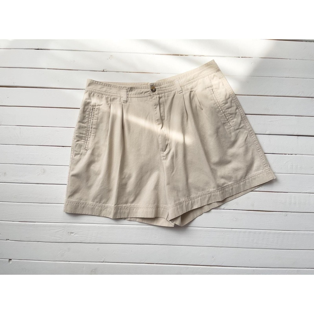 high waisted shorts 90s vintage‎ beige cream khaki shorts